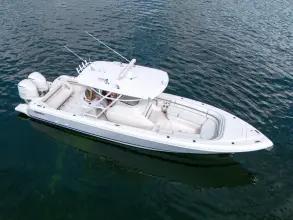 Thumbnail von Intrepid 327 CC Our Season