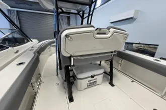 Thumbnail von Boston Whaler 230 Outrage