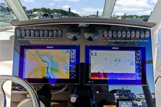 Thumbnail von Boston Whaler 380 Outrage