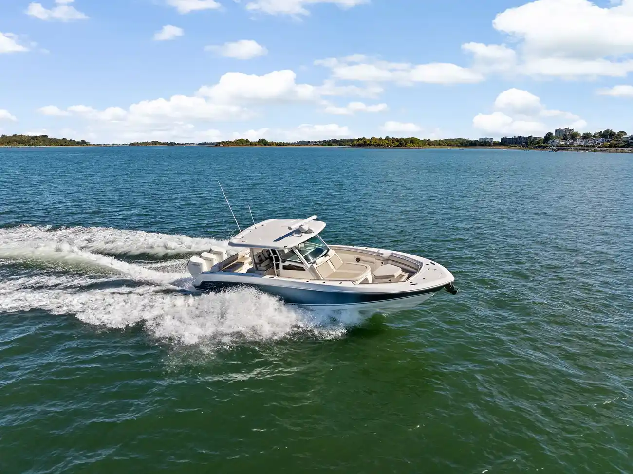 Thumbnail von Boston Whaler 380 Outrage