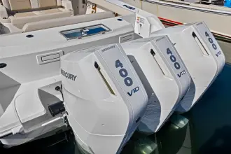 Thumbnail von Boston Whaler 380 Outrage