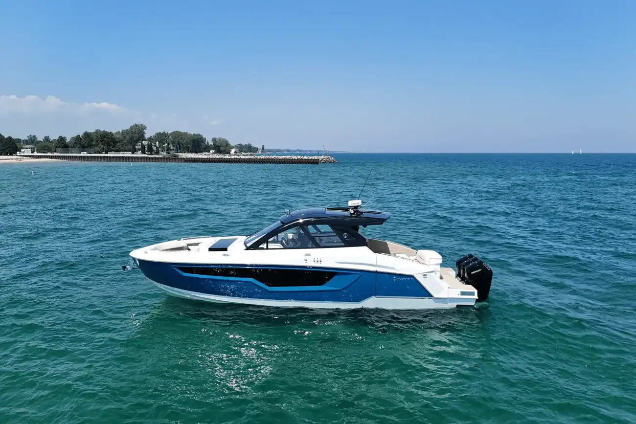 Cruisers Yachts 50 GLS OB