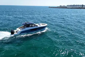 Thumbnail von Cruisers Yachts 50 GLS OB