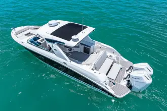 Thumbnail von Sea Ray SLX 350 s motorem