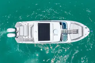 Thumbnail von Sea Ray SLX 350 s motorem