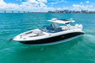 Thumbnail von Sea Ray SLX 350 s motorem