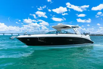 Thumbnail von Sea Ray SLX 350 s motorem