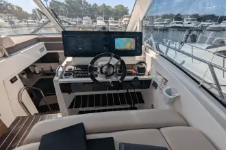 Thumbnail von Cruisers Yachts 48 Cantius