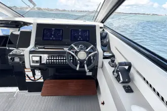 Thumbnail von Cruisers Yachts 42 GLS OB