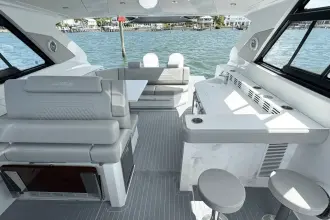 Thumbnail von Cruisers Yachts 42 GLS OB