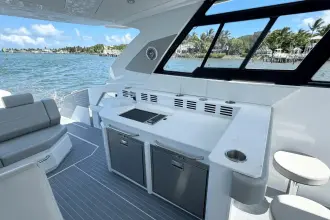 Thumbnail von Cruisers Yachts 42 GLS OB