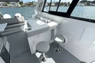 Thumbnail von Cruisers Yachts 42 GLS OB