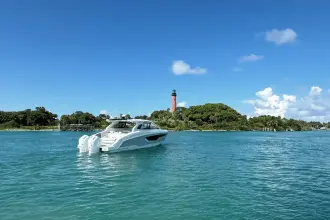 Thumbnail von Cruisers Yachts 42 GLS OB