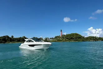 Thumbnail von Cruisers Yachts 42 GLS OB