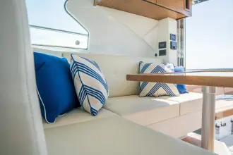 Thumbnail von Cruisers Yachts 42 Cantius