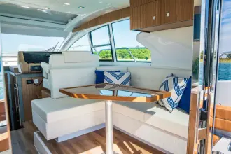 Thumbnail von Cruisers Yachts 42 Cantius