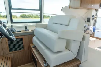 Thumbnail von Cruisers Yachts 42 Cantius