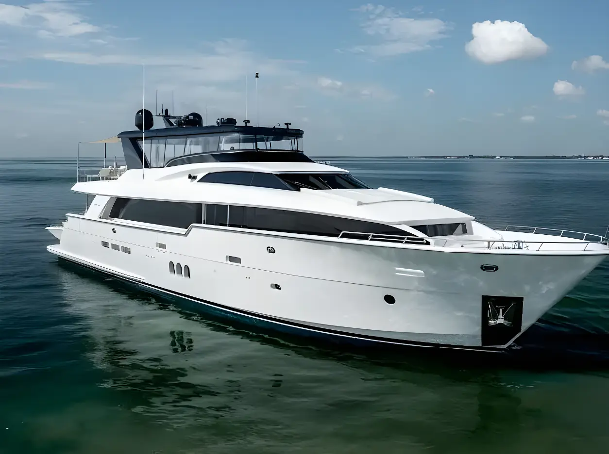 Thumbnail von Hatteras 	100 Motor Yacht  Living the Experience