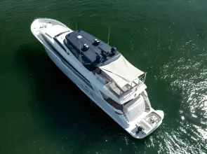 Thumbnail von Hatteras 	100 Motor Yacht  Living the Experience