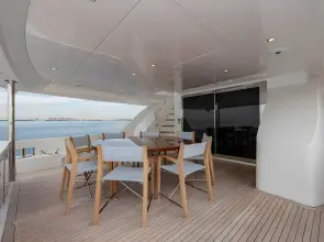 Thumbnail von Hatteras 	100 Motor Yacht  Living the Experience