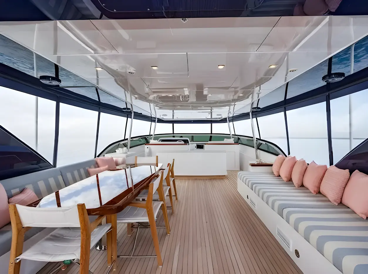Thumbnail von Hatteras 	100 Motor Yacht  Living the Experience