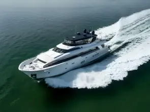 Thumbnail von Hatteras 	100 Motor Yacht  Living the Experience