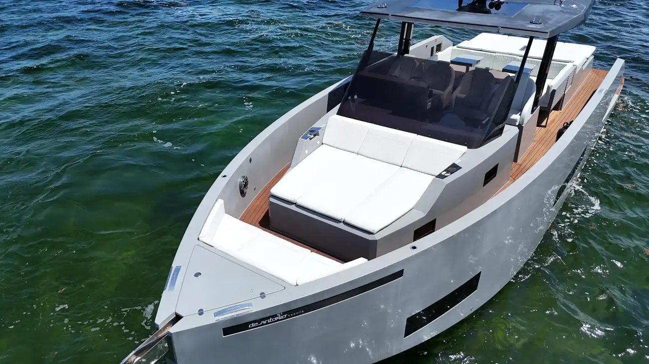 Thumbnail von De Antonio Yachts D42