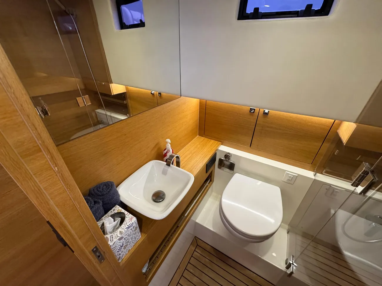 Thumbnail von De Antonio Yachts D42