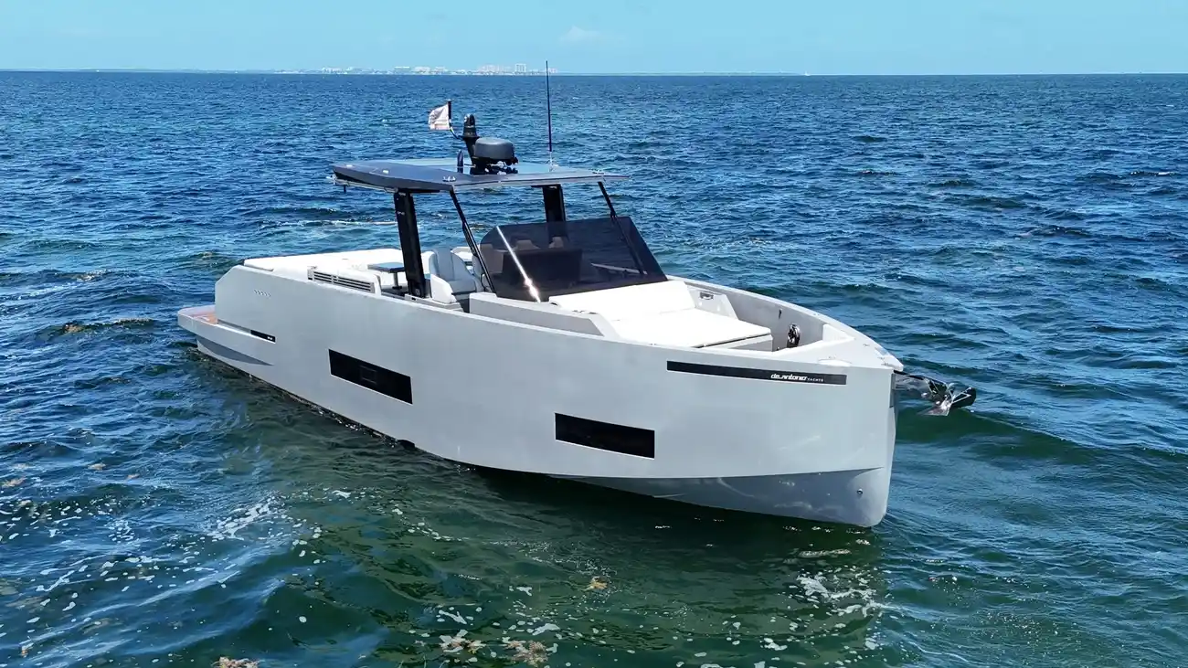Thumbnail von De Antonio Yachts D42