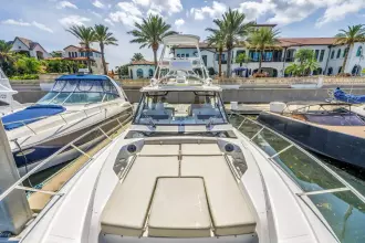 Thumbnail von Boston Whaler 405 Conquest