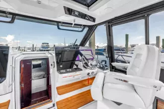 Thumbnail von Boston Whaler 405 Conquest