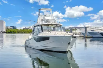Thumbnail von Boston Whaler 405 Conquest