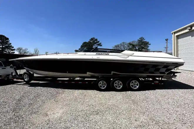 Fountain 38 Lightning