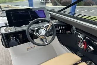 Thumbnail von Sea Ray SLX 260