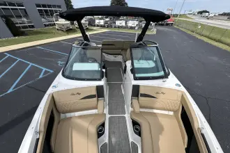 Thumbnail von Sea Ray SLX 260