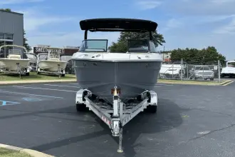 Thumbnail von Sea Ray SLX 260