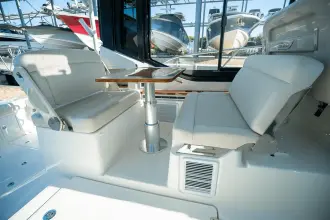 Thumbnail von Boston Whaler 405 Conquest