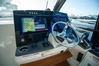 Thumbnail von Boston Whaler 405 Conquest