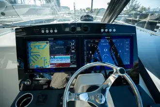 Thumbnail von Boston Whaler 405 Conquest