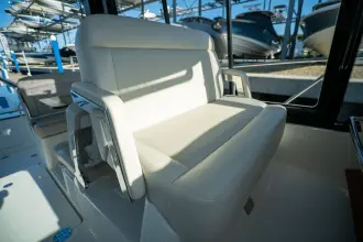 Thumbnail von Boston Whaler 405 Conquest