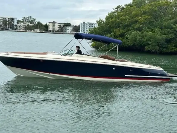 Chris Craft Launch 32