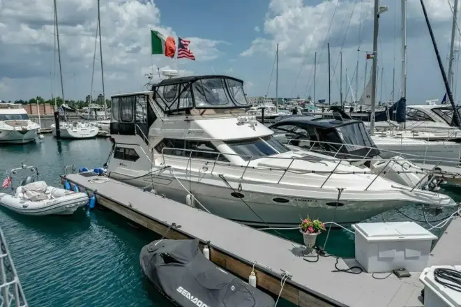 Cruisers Yachts 3850 Aft Cabin Bada Bing