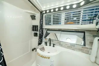 Thumbnail von Cruisers Yachts 3850 Aft Cabin Bada Bing