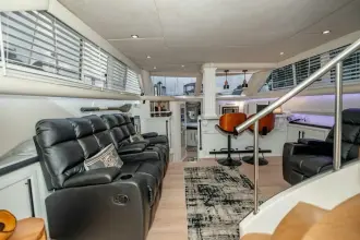 Thumbnail von Cruisers Yachts 3850 Aft Cabin Bada Bing