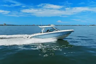 Thumbnail von Boston Whaler 320 Vantage