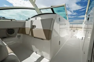 Thumbnail von Boston Whaler 320 Vantage