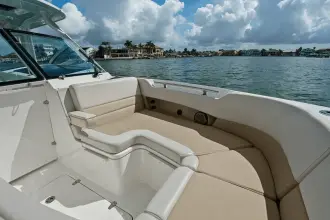 Thumbnail von Boston Whaler 320 Vantage