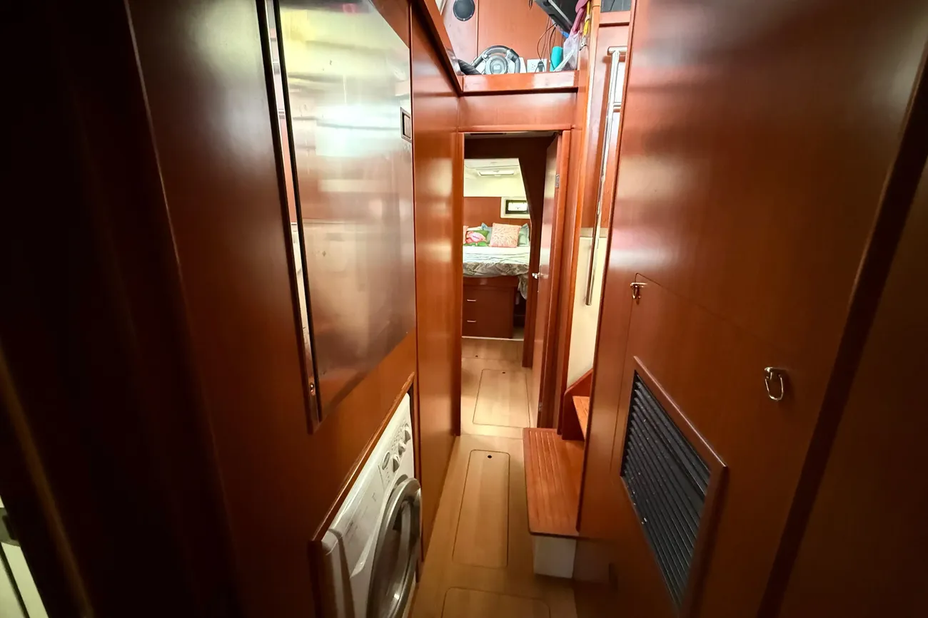 Thumbnail von Leopard 48 White Wings