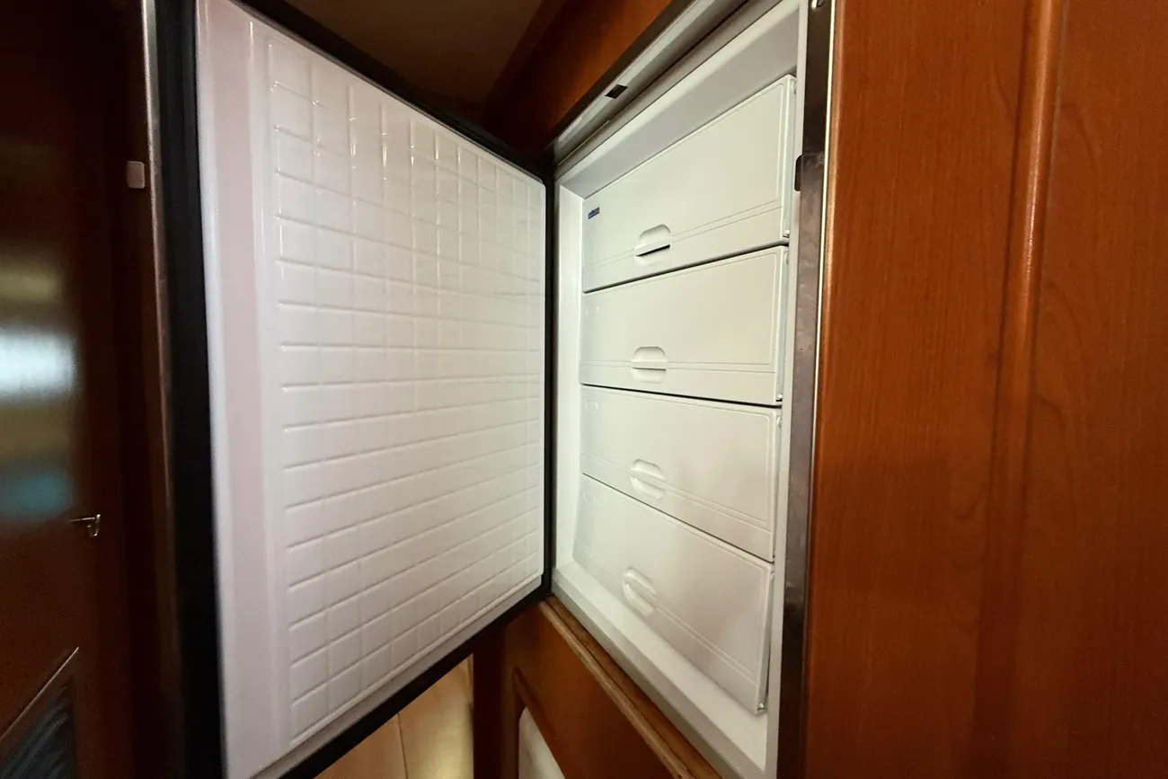 Thumbnail von Leopard 48 White Wings