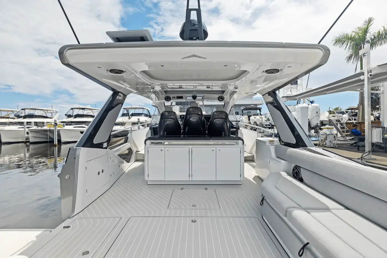 Thumbnail von Azimut 48